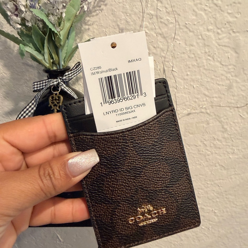 Coach Id Lanyard In Signaure Canvas - Picture 5 of 5